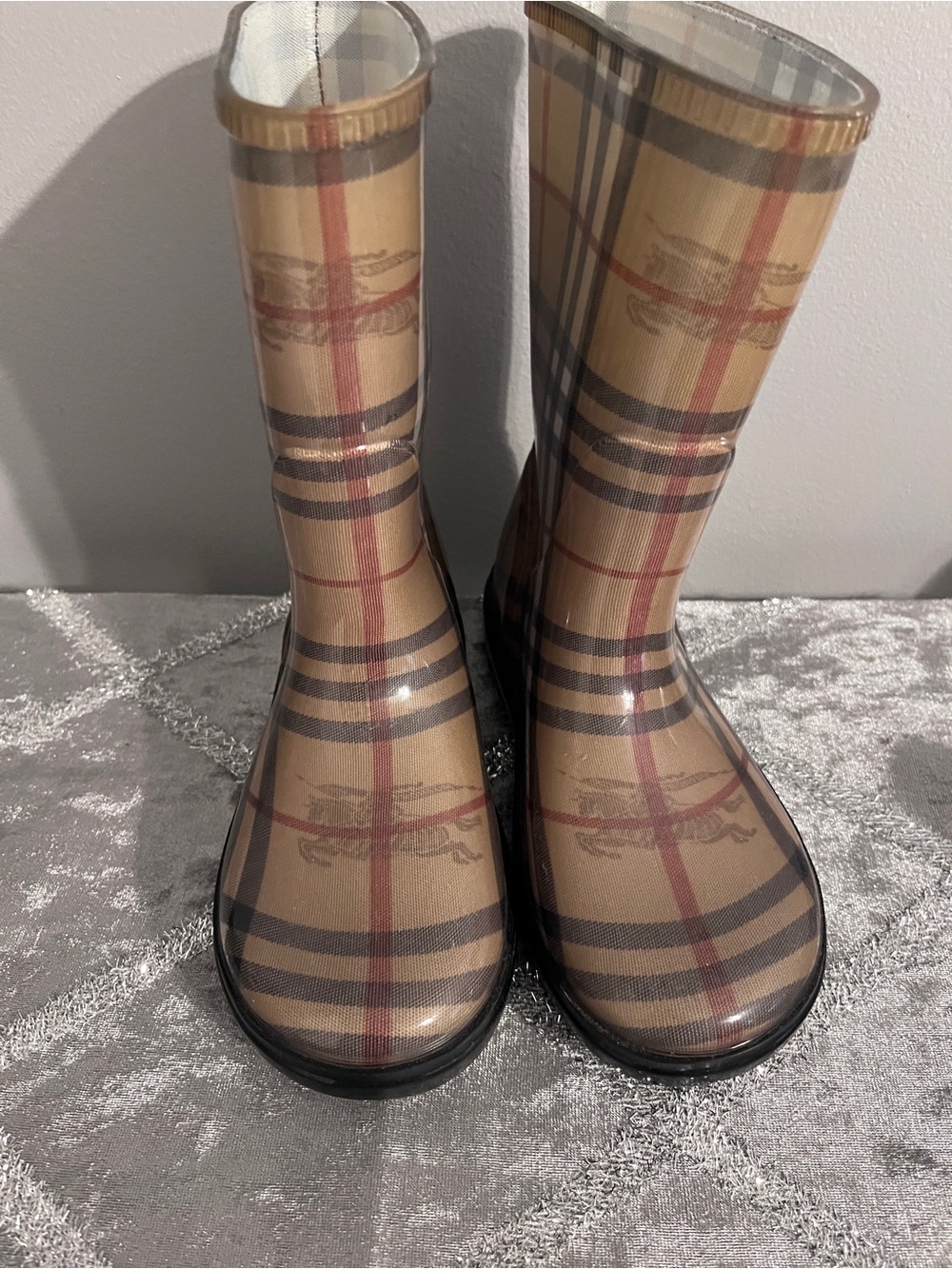 Burberry Beige Plaid Glossy Rain Boots kids1-2 & women’s 5
